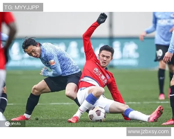 重庆足球队总决赛精彩配合分析展现团队精神与战术执行力